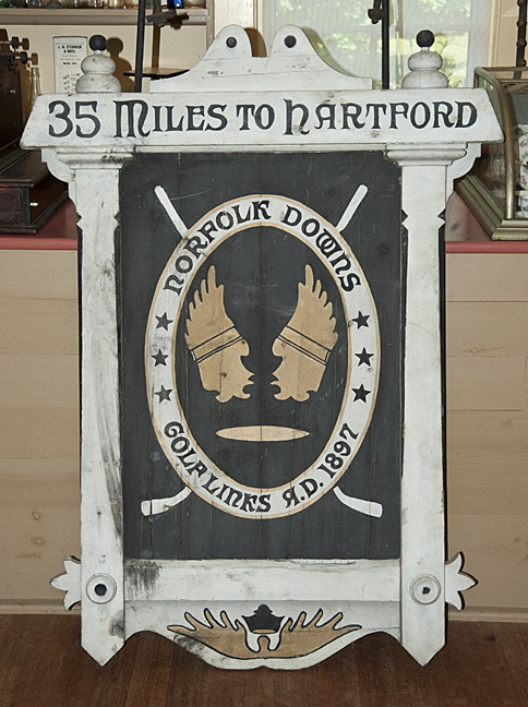 Family Donates Sign to Historical Society