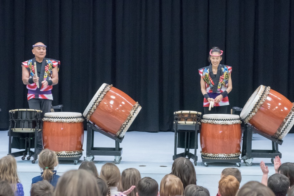Botelle School Hosts Japanese Drum Players
