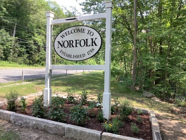 New Gateways Welcome Visitors to Town