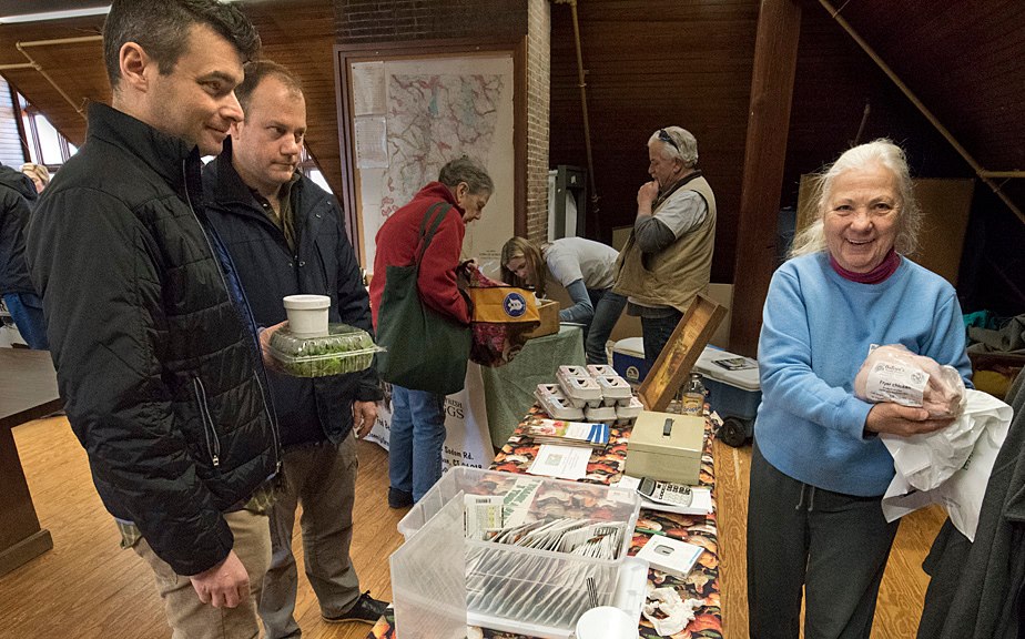 Indoor Farmers Market Offers Locally Produced Foods