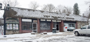 The building at 2 Station Place has lost both its tenants and is now completely vacant.