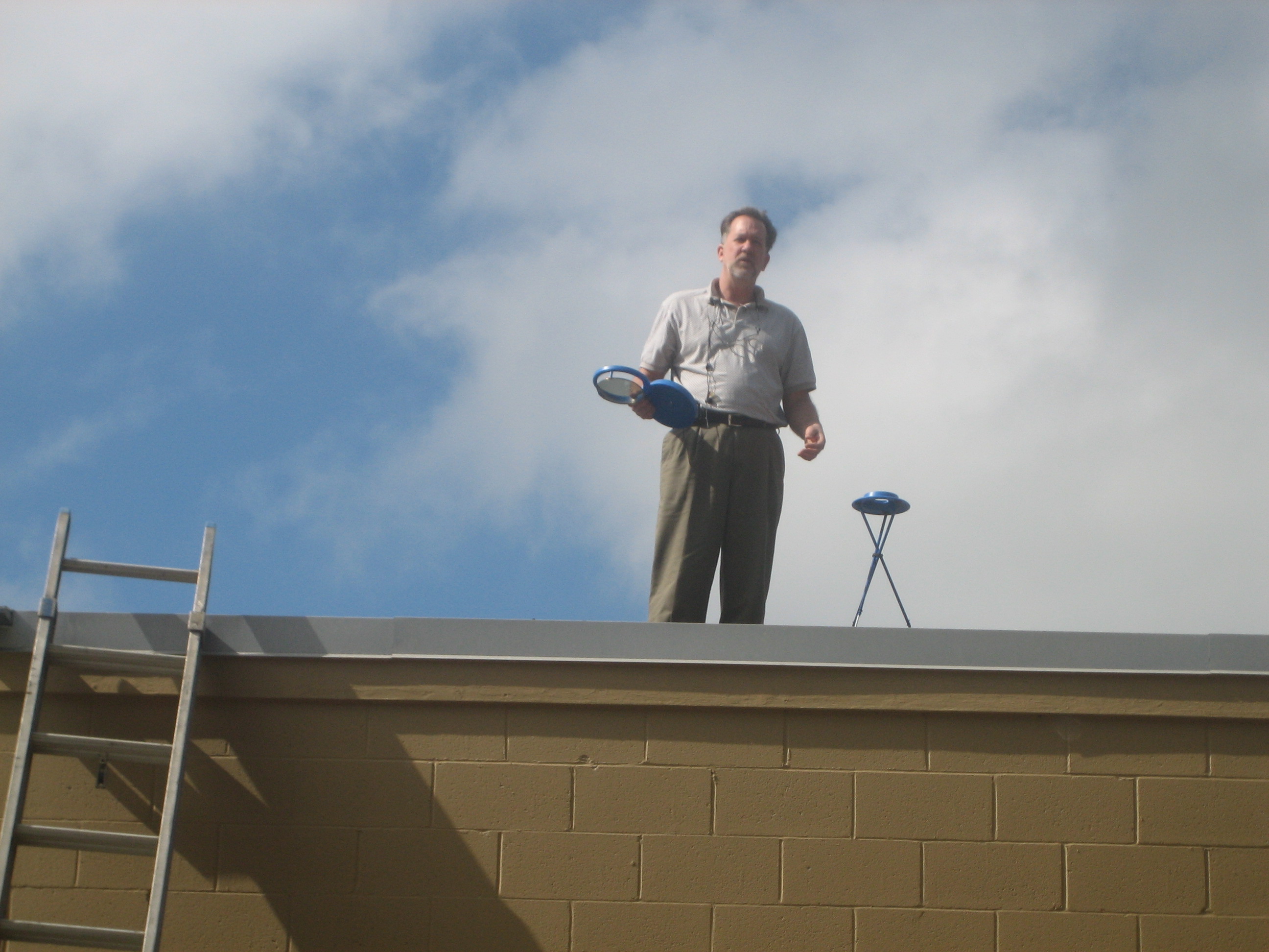 A Workshop on Solar Panels Is Held at Town Hall